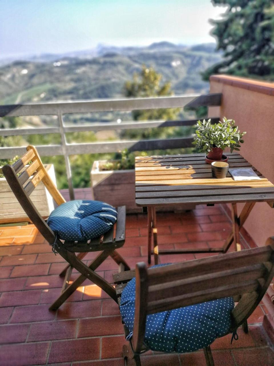 Roncofreddo Il Giardino Dei Frati Bed & Breakfast エクステリア 写真